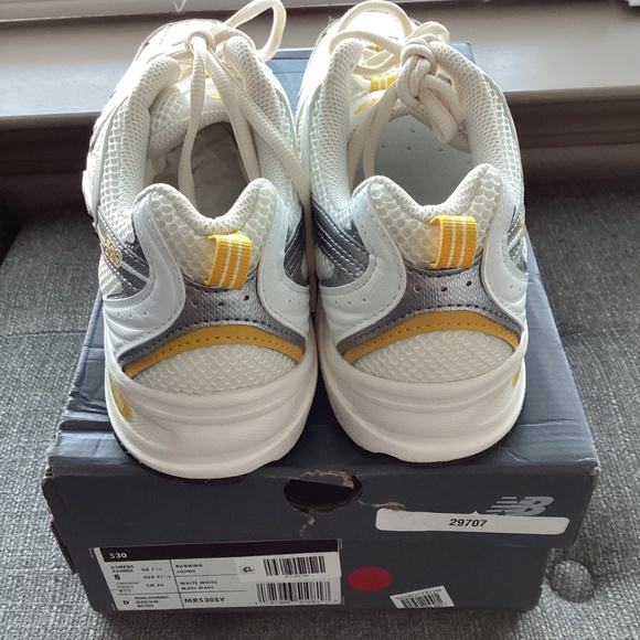 New Balance Gender Inclusive 530 Sneaker 9.5 Women's / 8 Men's - Picture 10 of 13